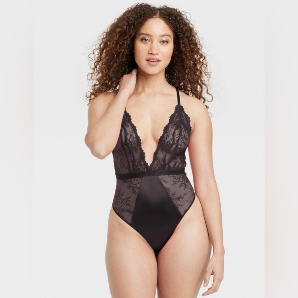 💕Brand new Elegant Black Lace Bodysuit teddy womens size small. Sexy lingerie